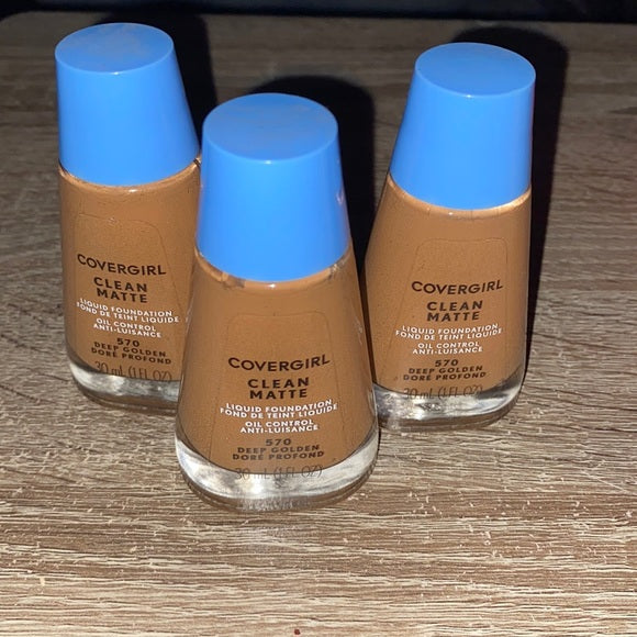 COVERGIRL Clean Matte Liquid Foundation - 570 Deep Golden