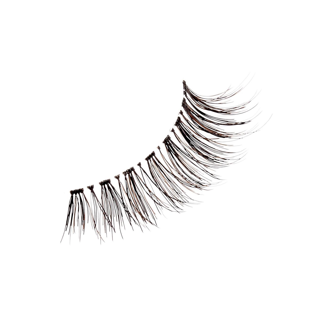 Kiss True Volume Lashes -Posh .