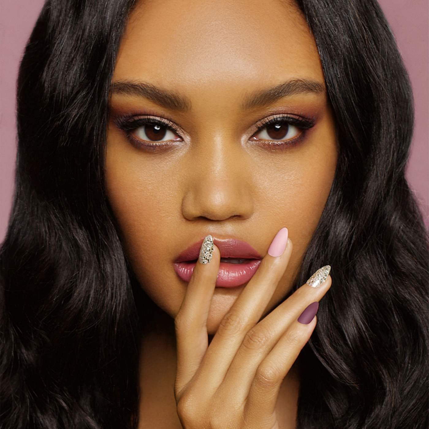 Kiss True Volume Lashes -Posh .