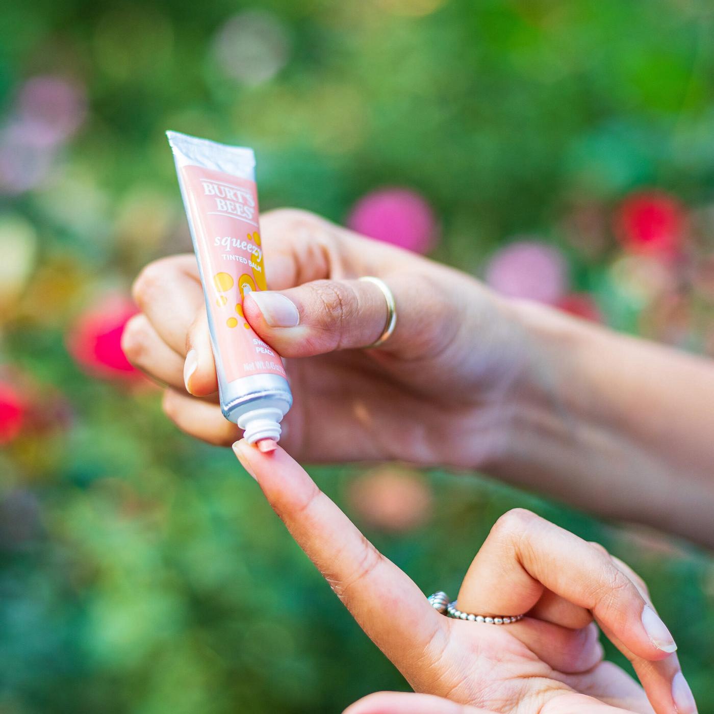 Burt's Bees Squeezy Tinted Balm - Sweet Peach