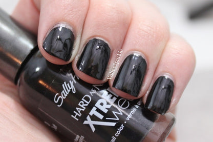 Sally Hansen Xtreme Wear Nail Color -  Black Out