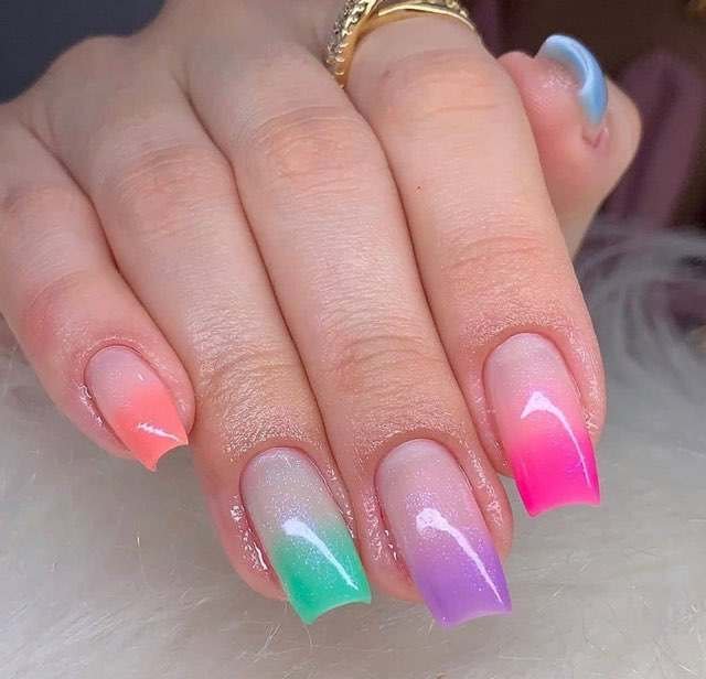 LAC LAVISH NAILS RICH & FAMOUS