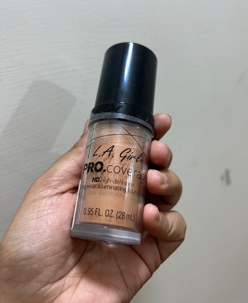 L.A. Girl PRO Coverage Illuminating Foundation Beige, 0.95 fl oz