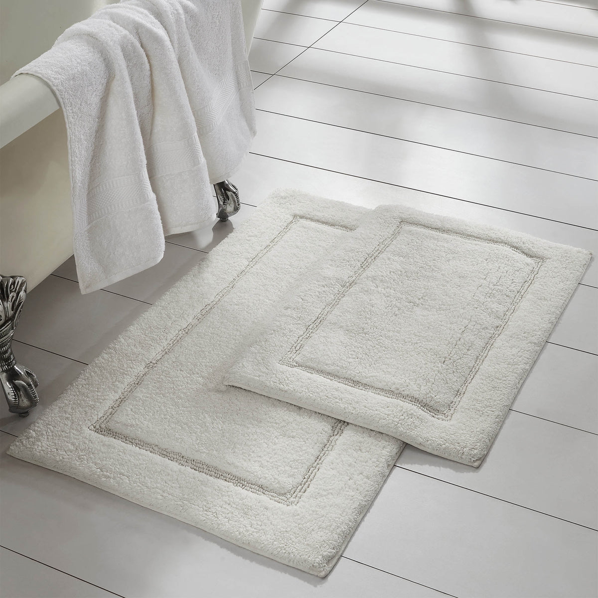Royal Crest Cotton Bath Rug - White