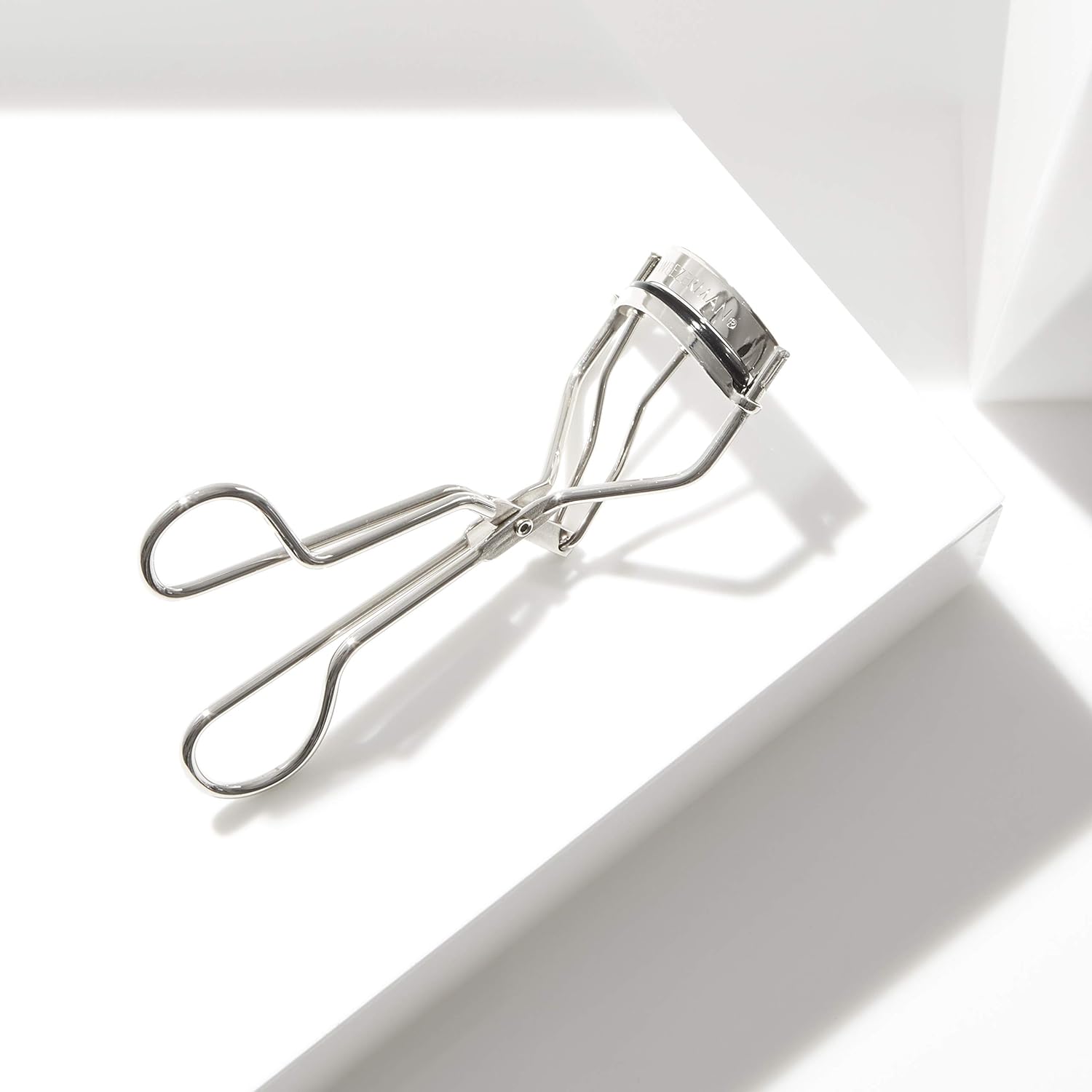 TWEEZERMAN EYELASH CURLER,CLASSIC