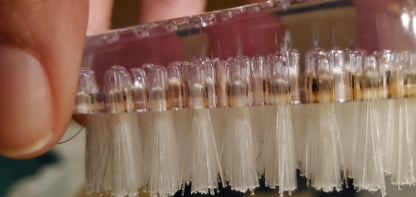 Trim Contour Nail Brush