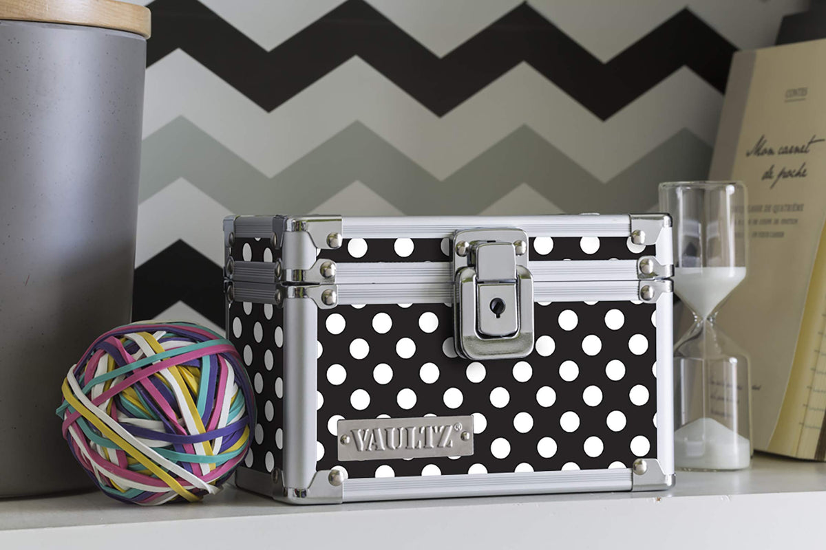 Vaultz Locking Index Card File with Flip Top Holds 350