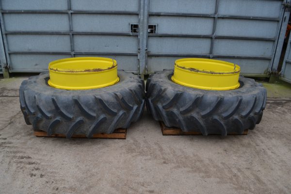 John Deere Tractor Dual Wheels