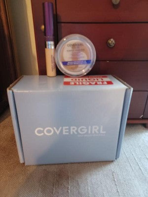 COVERGIRL + Olay Simply Ageless Wrinkle Defying Foundation Compact - 220 Creamy Natural