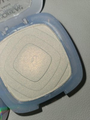 L'ORÉAL PARIS Infallible Longwear Up to 24HR Powder Highlighter, 015 Champagne Glow, 0.31oz