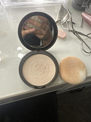 COVERGIRL Clean Invisible Pressed Powder Foundation - 130 Classic Beige