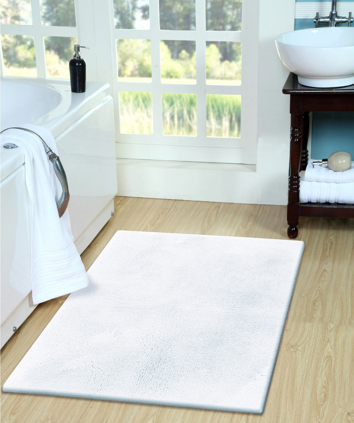 Royal Crest Polyester Bath Rug - White