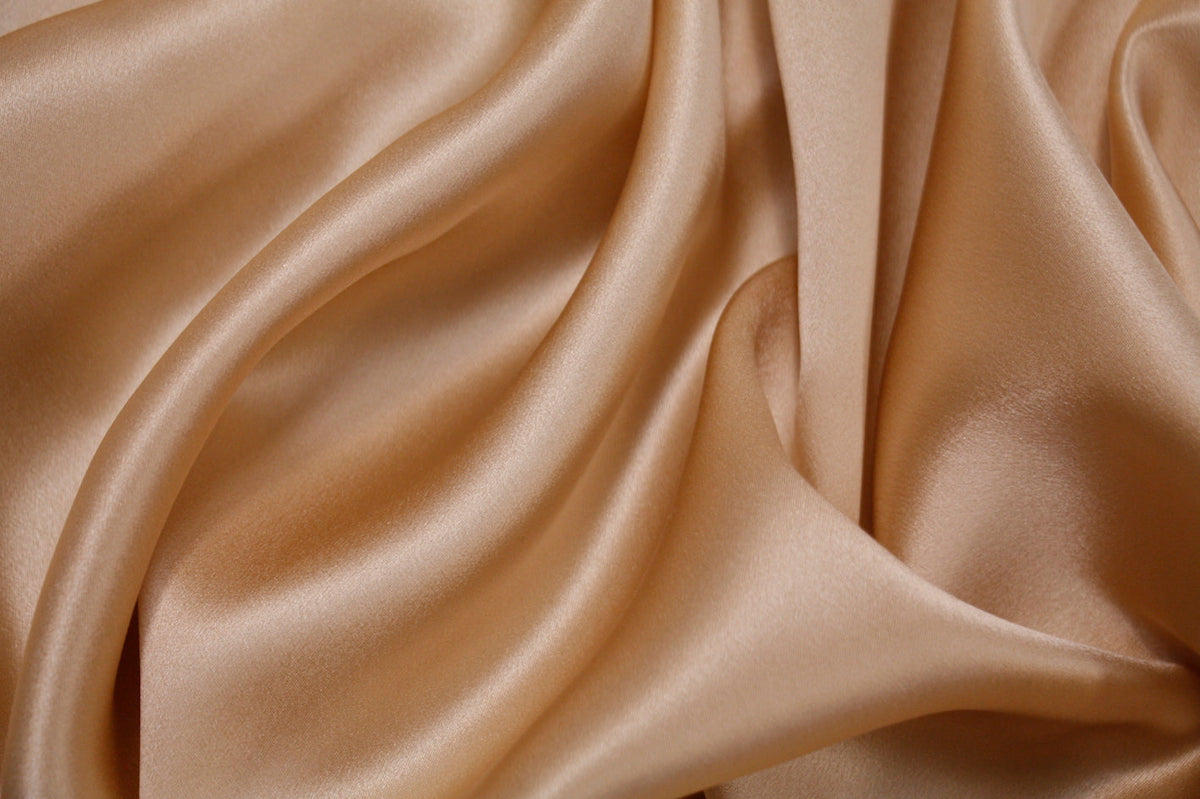 NAKED SATIN SILKENING GLAZE 4OZ