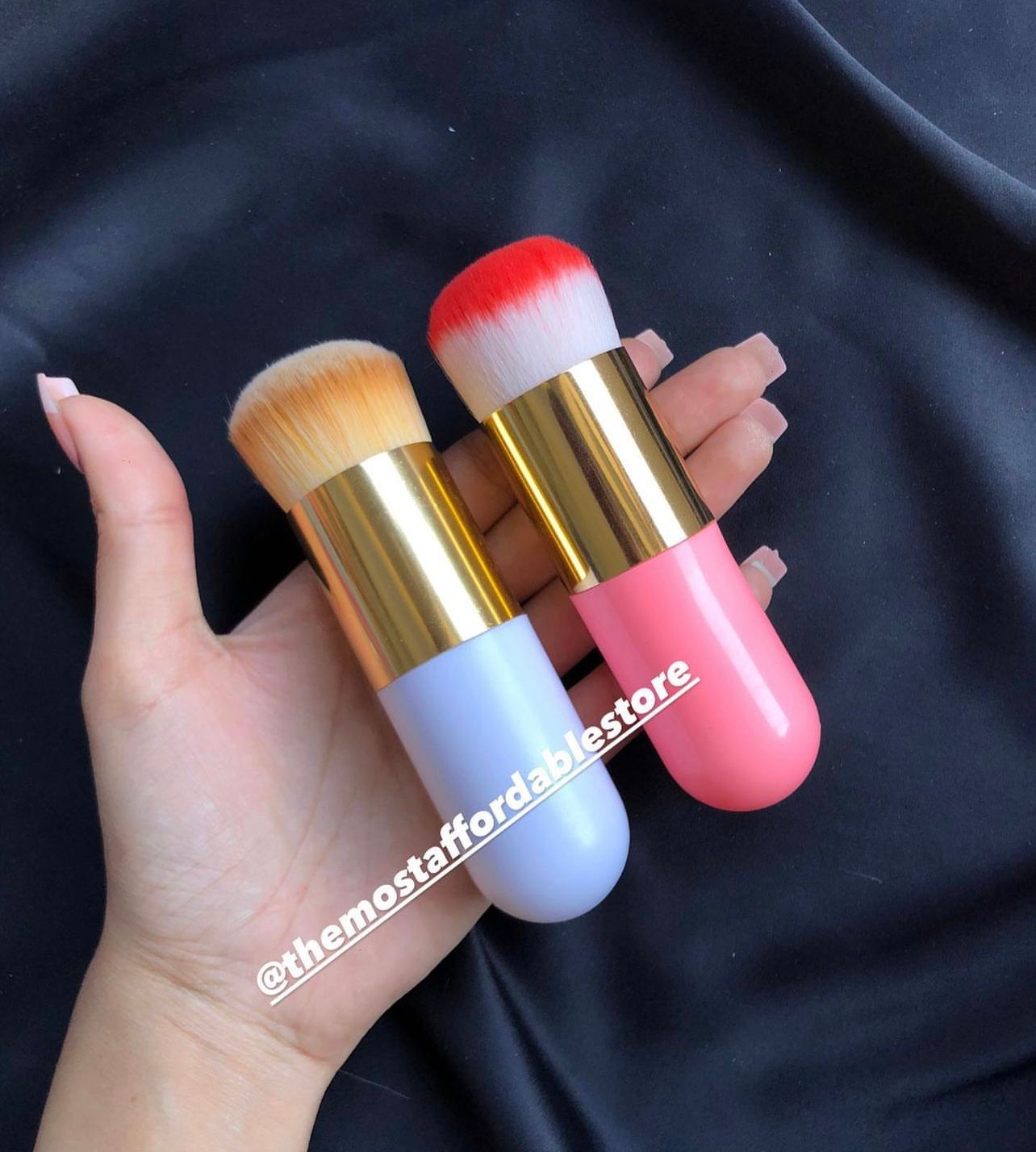 BRUSH FOUNDATION BLENDING