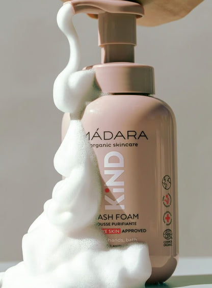L. Foam Wash With White Tea Essence And Vitamin E 6oz