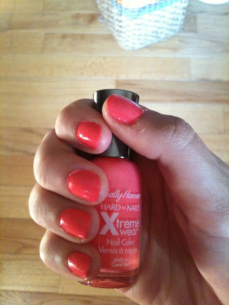 Sally Hansen Xtreme Wear Nail Color - Coral Reef