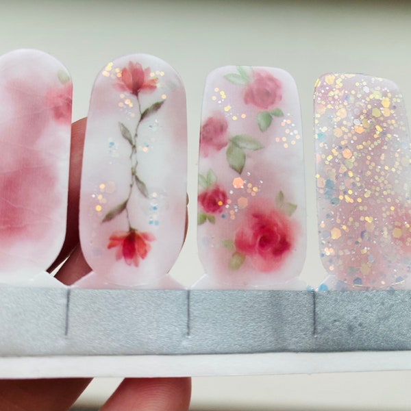 GEL NAIL STRIPS ROSE BOUQUET