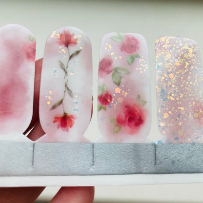 GEL NAIL STRIPS ROSE BOUQUET