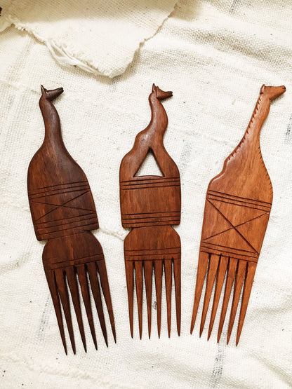 AFROPICK ENGRAVED WOOD