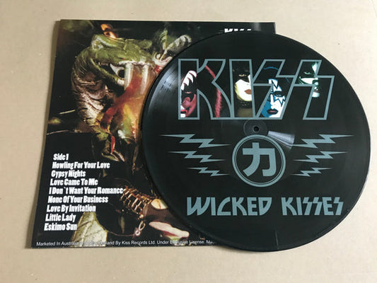 KISS x Wicked Wave Display 2025, 24 count