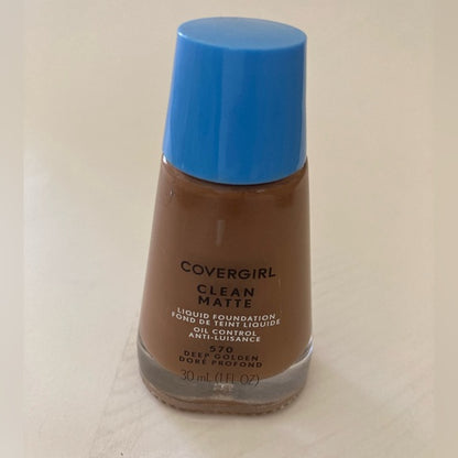 COVERGIRL Clean Matte Liquid Foundation - 570 Deep Golden