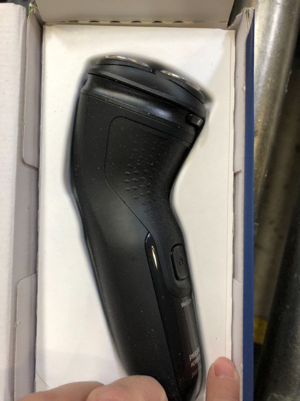 Philips Norelco Shaver 2400 Rechargeable Cordless