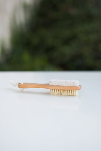 Diamond Cosmetics Pumice Stone With Brush
