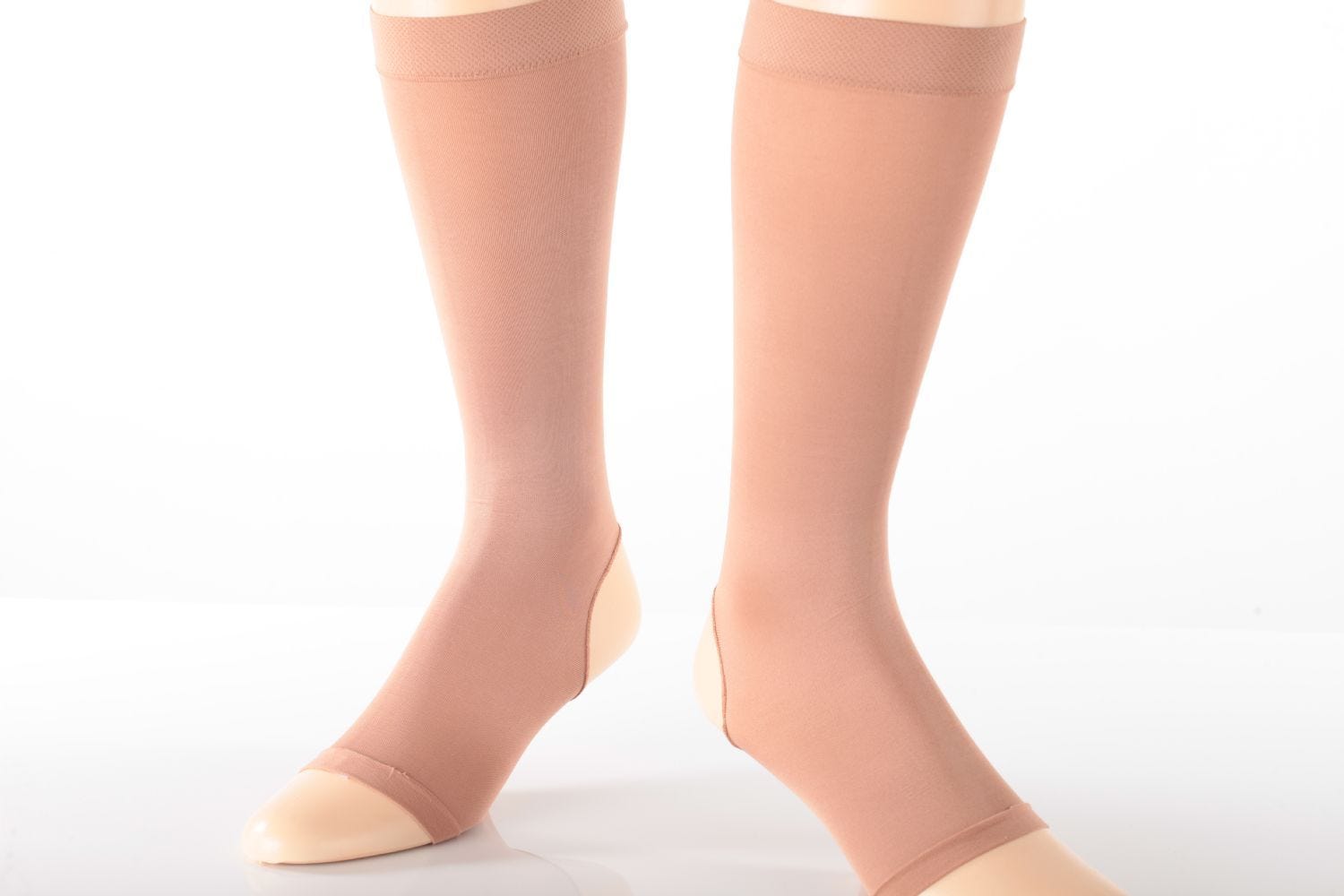 GNP STOCKING WMN KNEE OPQ 15-20MMHG BK L